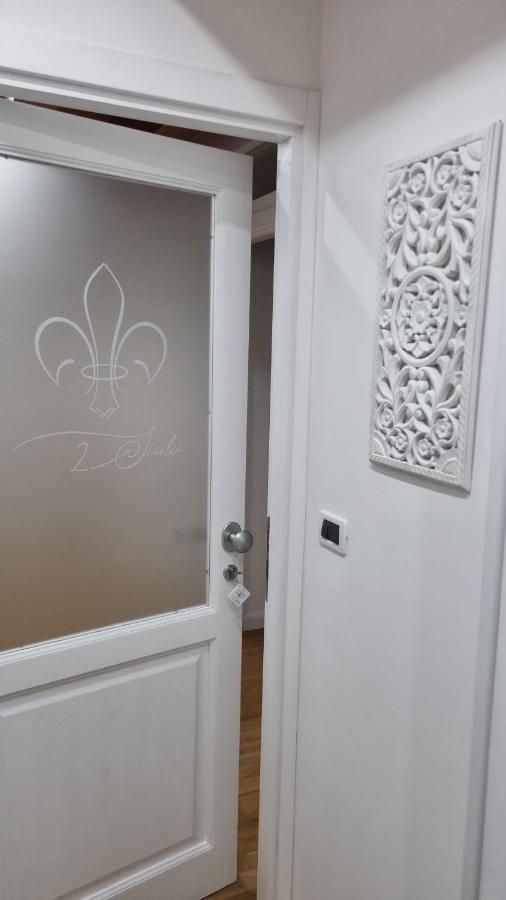 2 Sicilie Rooms And Suite In Centro ปาแลร์โม ภายนอก รูปภาพ